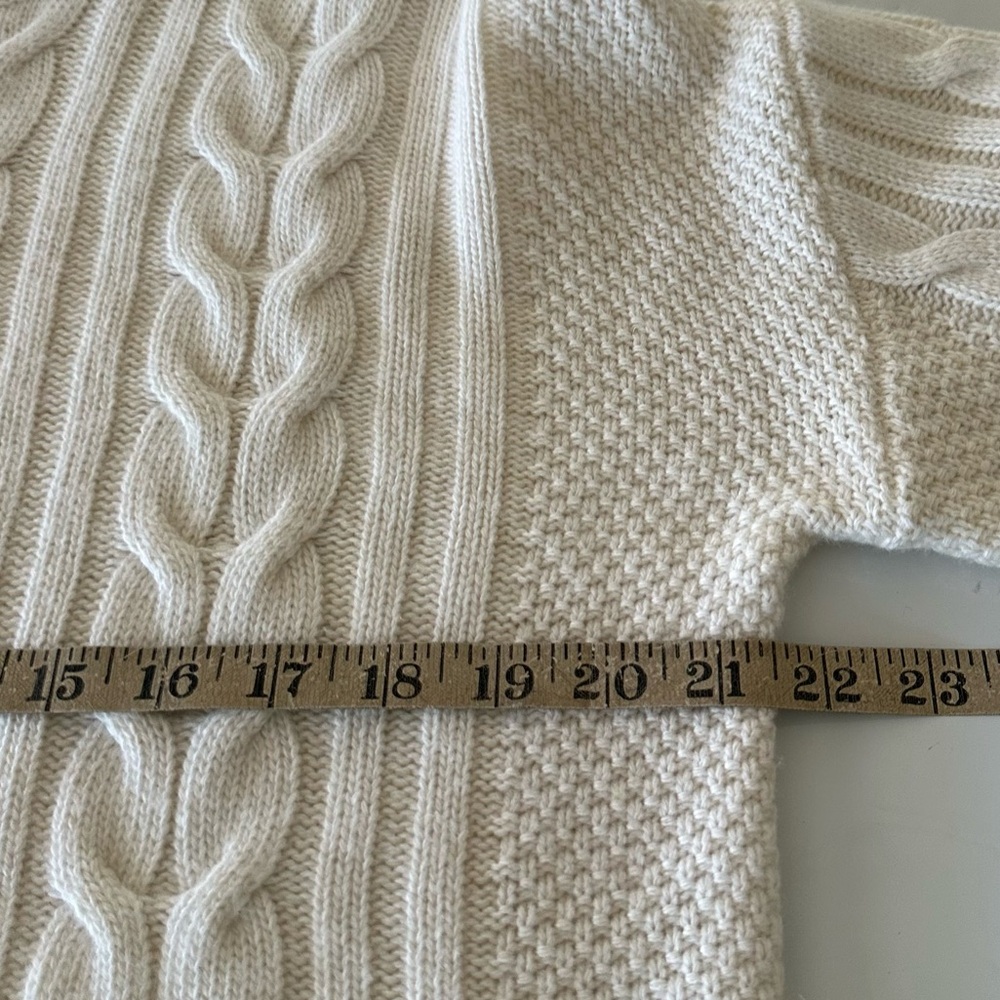 Banana Republic Italian Cashmere Blend Cable Knit Sweater Oversized Medium - Picture 11 of 13